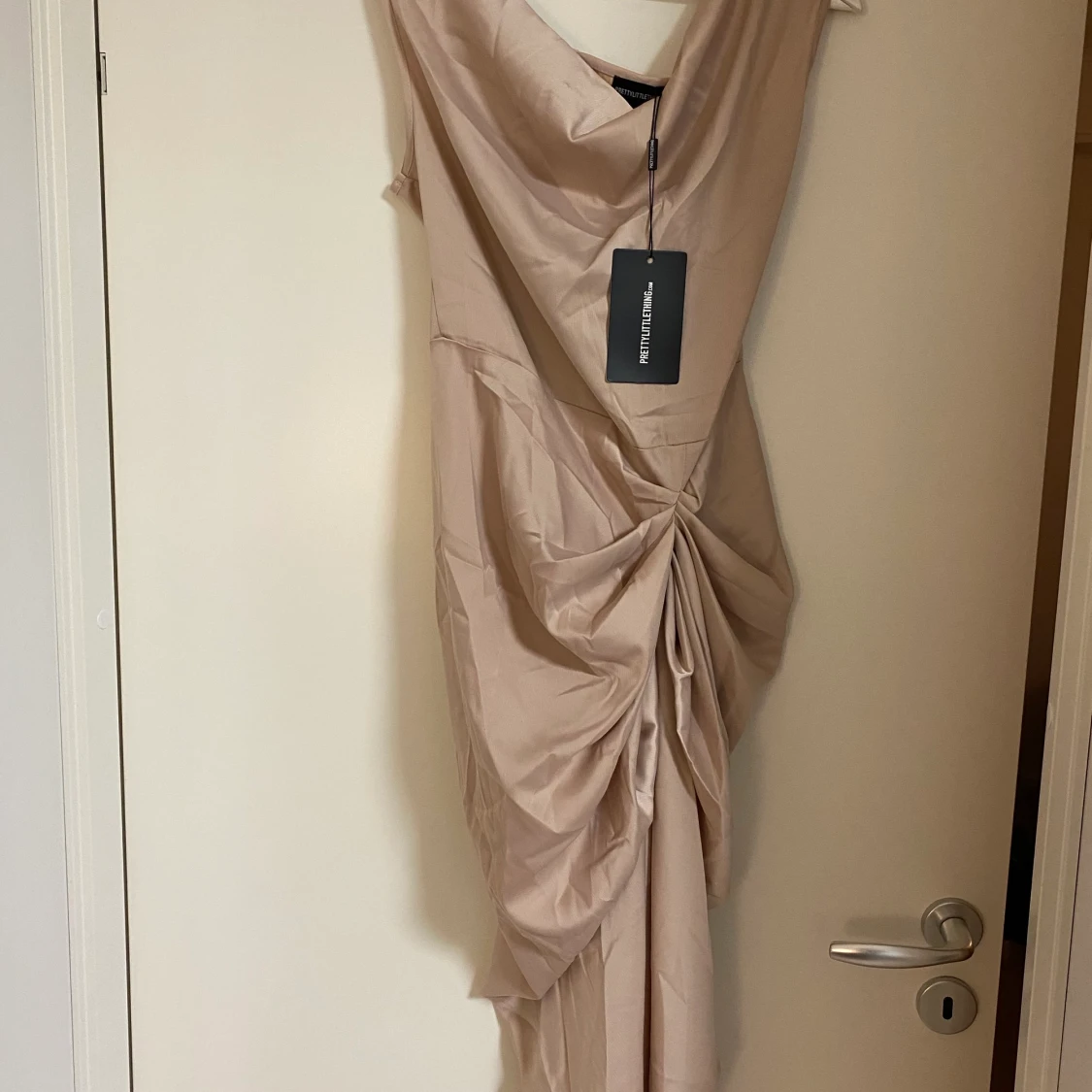 HELT NY klänning 🌸 - 90