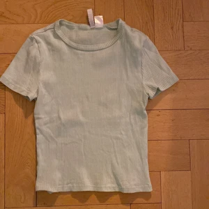 T-shirt från hm - Mintgrön, snygg, storlek s.