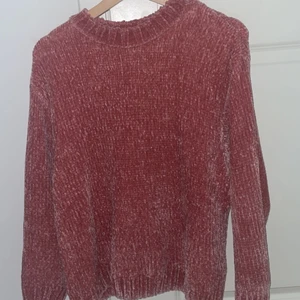 stickad tröja  - säljer min fina stickade tröja från monki i str xs. men den är oversized. 