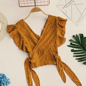 Blus - Super fin blus, oanvänd! Fick den som present av en kompis men är för stor för mig. 