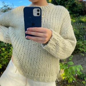 Ljusgrön stickad tröja  - Ljusgrön stickad tröja från NAKD, storlek XS 🤍