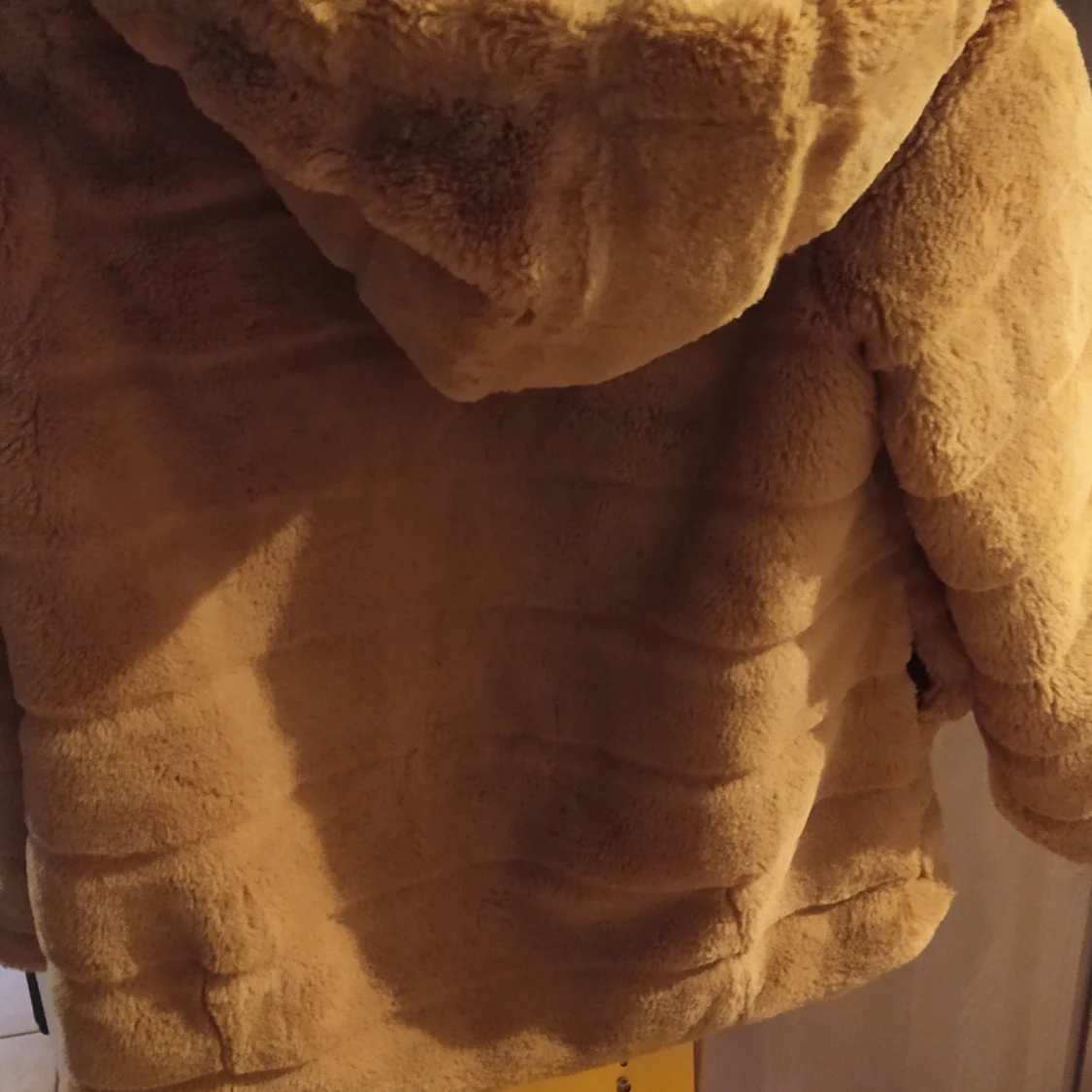 Fluffig jacka senapsgul ca strl L/XL - 90