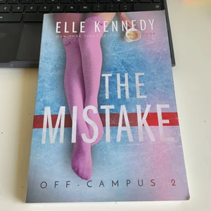 Off campus series #2  - Nyskick, köpt för 180, läst en gång och säljer vidare för att jag inte har plats med den hemma. Andra boken i Elle Kennedys serie men den kan läsas utan att ha läst den första. 