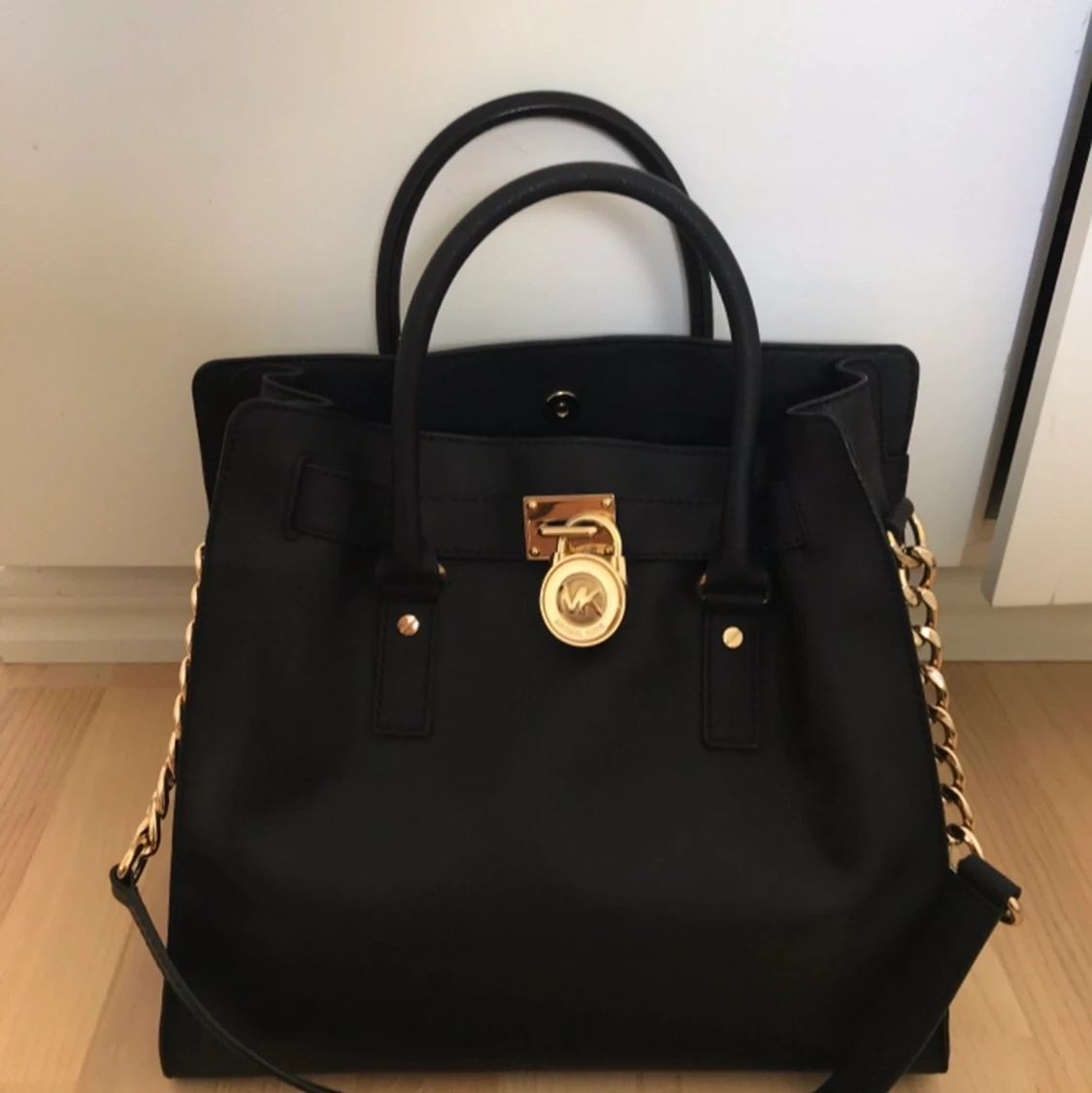 MICHEAL KORS väska  - 90