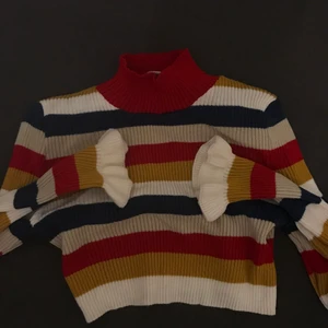 Stickad tröja t-shirt idk - Ja köpte från zalando 