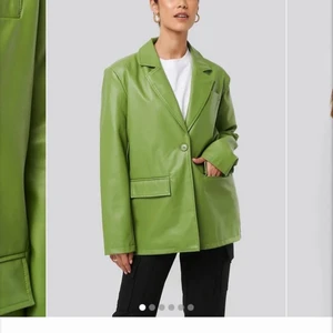 SÖKES GRÖN FAUX SKINNJACKA FRÅN NA-KD - Sökes i strl 44 och över! 