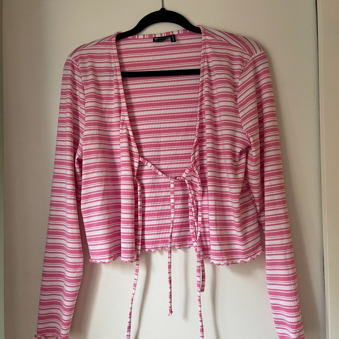 En snygg randig kofta