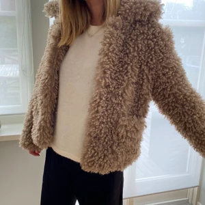 Fluffig jacka från Zara - Höst/vår jacka från Zara!