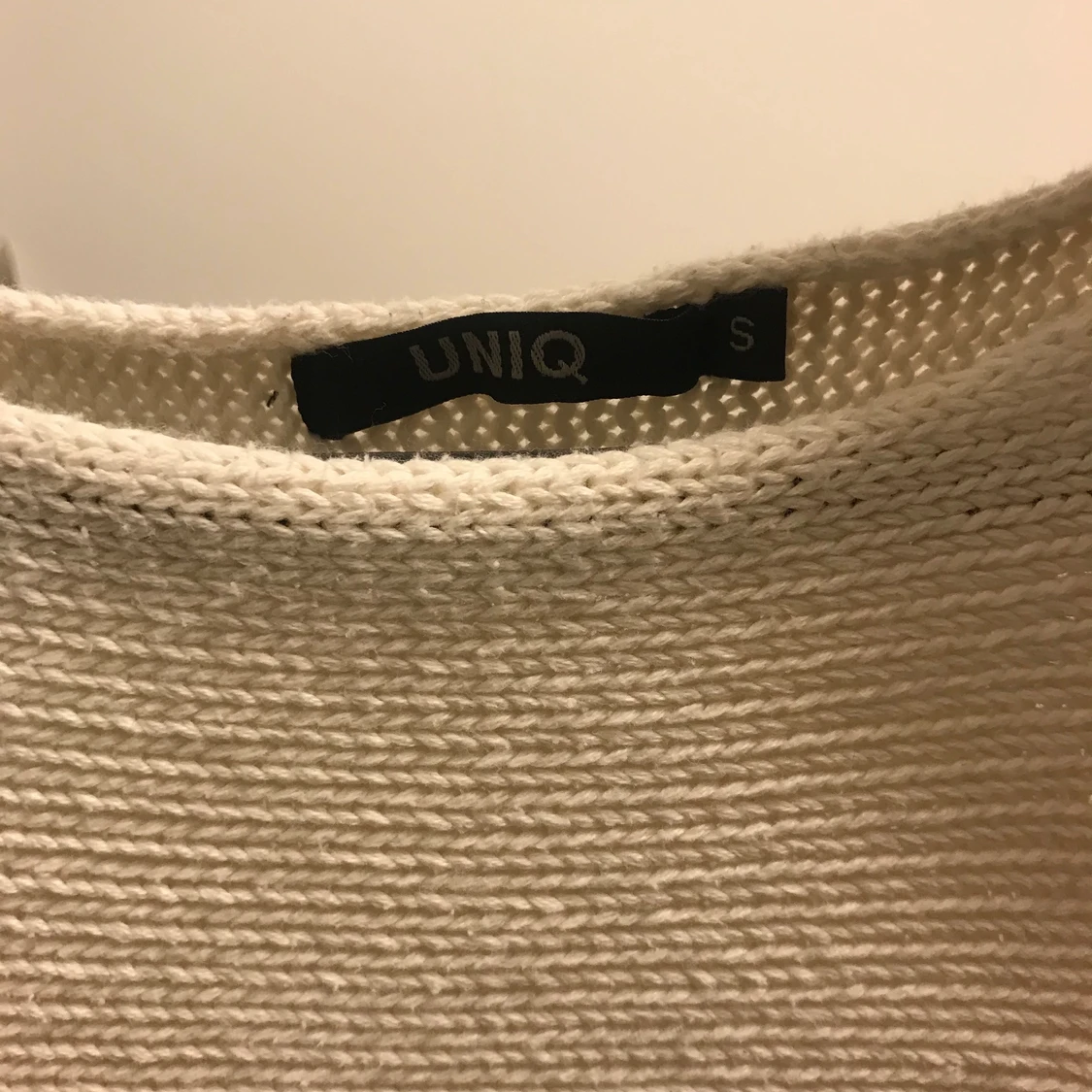 En beige/vit stickad tröja🤍 - 91