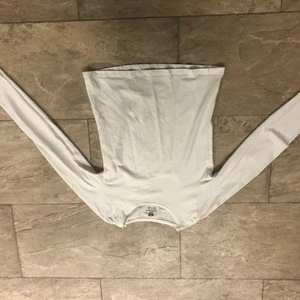 Vit långärmad tröja  - Vit långärmad tröja