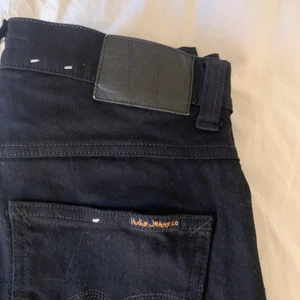 Nudie Jeans Slimfit  - Använda 2 gånger Storlek 32/36 men nedsydda till ca 32/34 av skräddare i butik. 