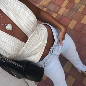 Festtopp - Så fin slutsåld topp från Blitzbyellen. Finns endast ett fåtal sånna toppar så väldigt unik. Går att justera i ryggen så skulle säga passar från XS-M/L. Lite osäker på om jag vill sälja så säljer endast vid bra pris. Säljer då jag har många liknande. Endast testad. Skriv privat om ni undrar något eller vill köpa❤️