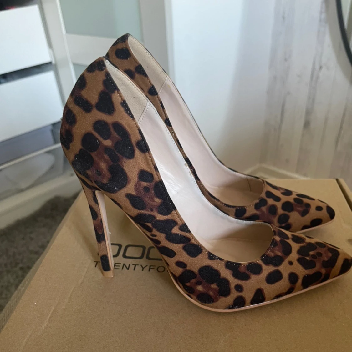Nya & helt oanvända klackar från Bohoo - 90