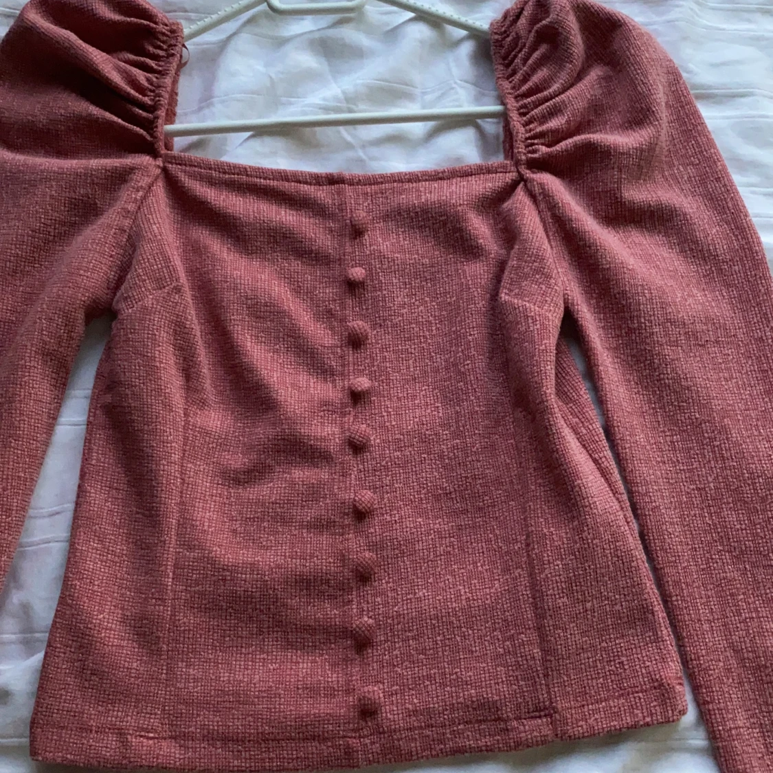 Topp med knappar - 90