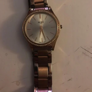 Regal damklocka - Klocka från Regal. Sparsamt använd.