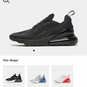 Nike air Max 270 - Använda men ser ut som nya. Sälj så billigt då dem inte kommer till användning 