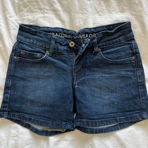 Shorts  - Snygga jeans shorts som blivit för små för mig! 