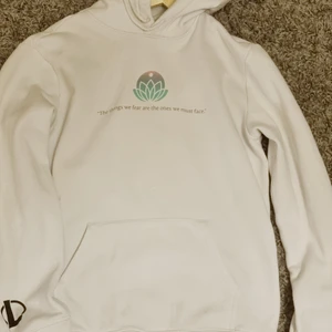 Samurai HM hoodie - Its a comfy hoodie with a good decent quality print. The print it self cool if you like samurais or blossoms or both on your hoodie. Reasons for selling is that its just to small. Its a medium so if you are a short girl and looking for oversized hoodies it ahould be perfect. 