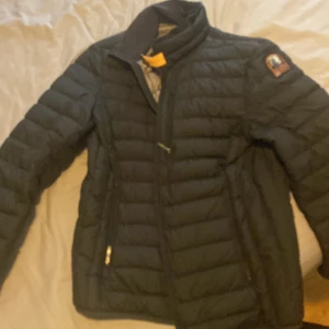 Parajumper Jacka - Storlek L Cond 8-10 kvitto finns