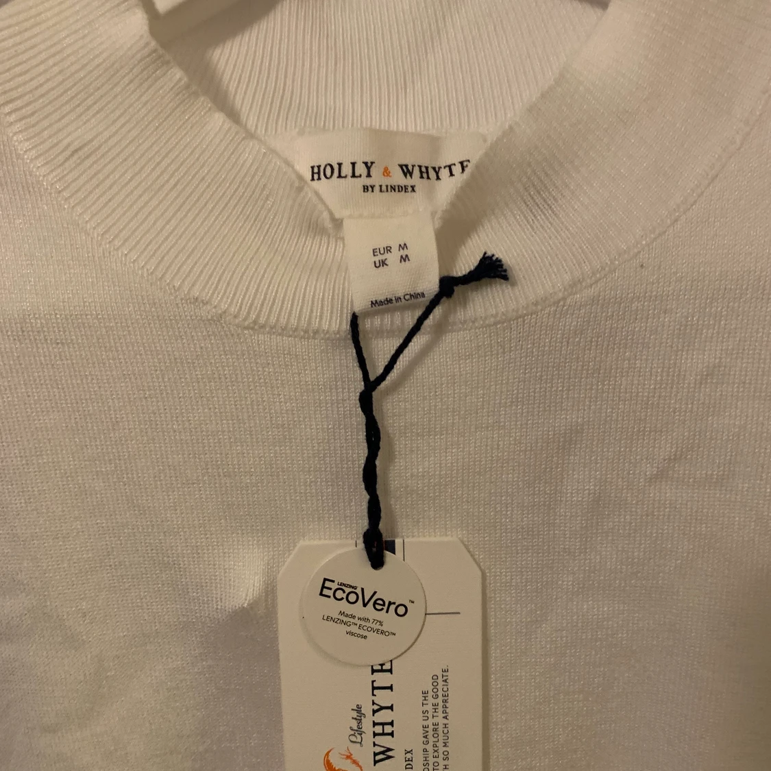 Snygg tunnare väst med lite krage  - 90