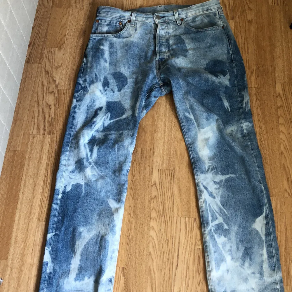 Snygga Levis jeans, bjuder på frakten!. Jeans & Byxor.
