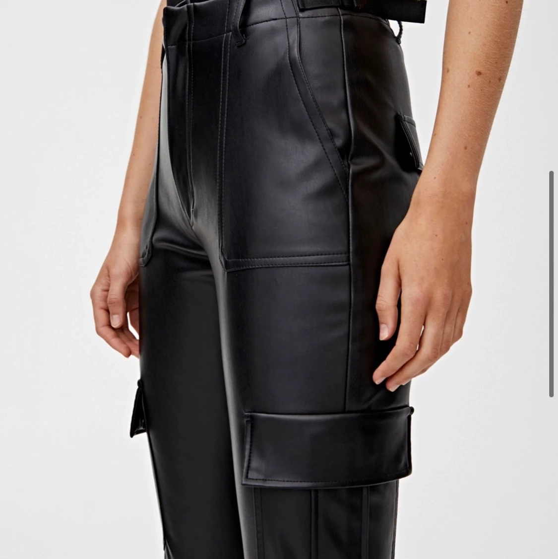 Läderbyxor Pull&Bear Storlek 34 - 91