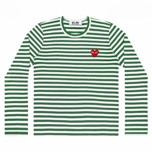 Commed des carcons play - Commed des garcons play longsleeve tröja, gröna ränder och de traditionella röda hjärtat. Tröjan är storlek M men är liten i storlek så fungerar mycket väl på S oxå, jag själv är 180cm o dem är något kort skulle rekomendera o va kortare än mig om den ska passa perfekt. Frakt står köparen för, vid smidig affär kan det diskuteras 