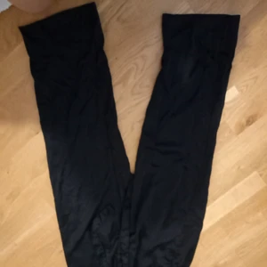 Kostym byxor - 1 år gammal, använd 2 gånger. Från bikbok