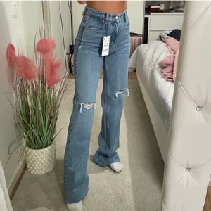 Jeans - INTRESSEKOLL på min jeans! Lånad bild! Är 159😊