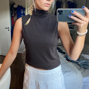 Topp - Säljer denna super fina och sköna tröjan från nakd i en storlek som passar mellan S-L beroande på vilken passningsform man föredrar (jag har S)💙💙