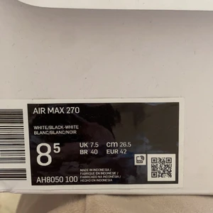 nike air max 270 - köpte dessa åt en kompis och hon ville ej ha de ! helt nya 