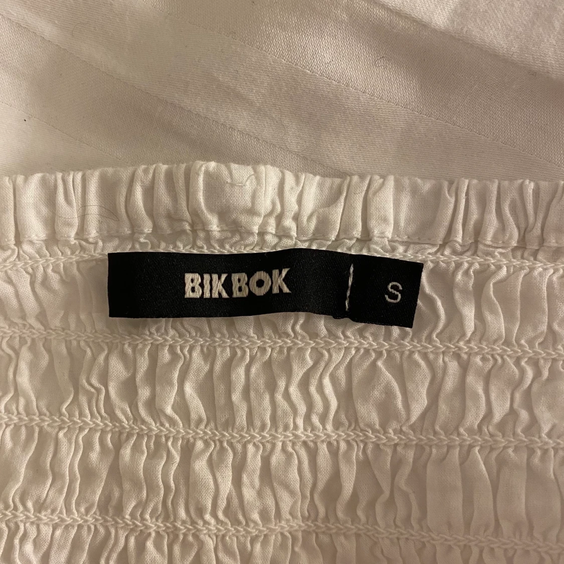 Vit spets topp från BikBok - 91