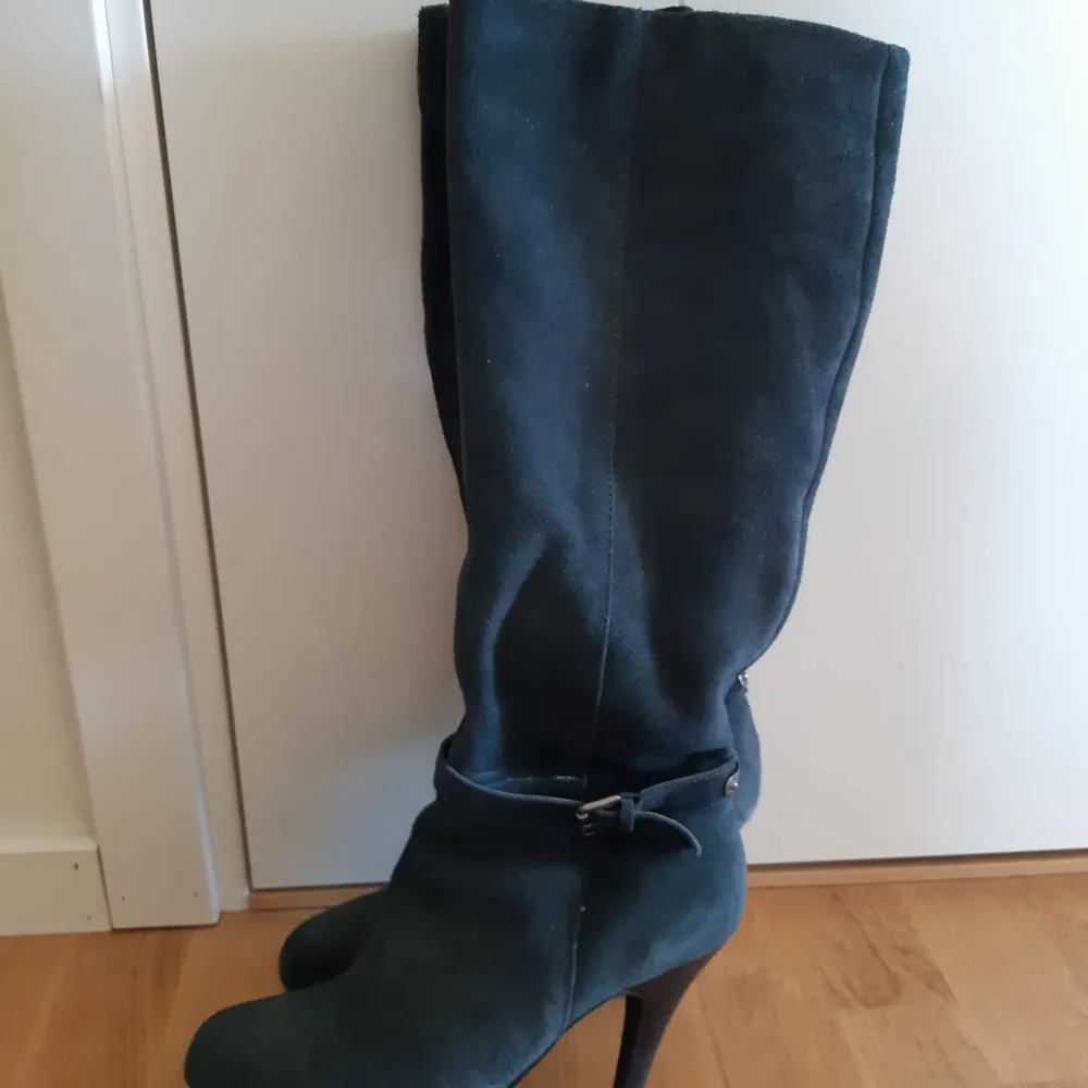 Dinsko suede leather boots, very good condition. Skor.
