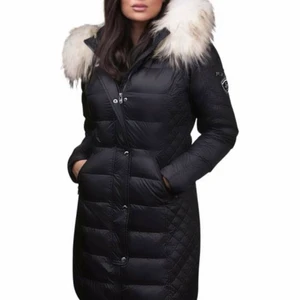 RockAndBlue damjacka  - Jag säljer denna jackan då den är stor och jag ej vill ha den längre, vid intresse kan jag skicka bilder på själva jackan. 