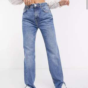 Blå jeans från asos, märker pull&beer. Dom är aldrig använda då dom är lite för långa för mig därför är dom som nya.