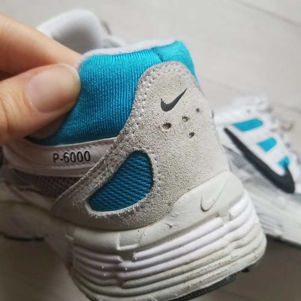 Nike p6000 in really good condition (bought for 1200sek). Size is 40 but they fit 39, they are too small for me this is why I sell them.. Skor.