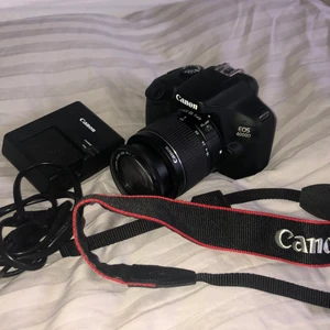 Kamera  - Säljer denna oanvända kamera, bra skick och aldrig använd. Nypris runt 7000 men säljer för 600