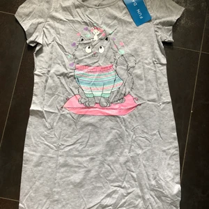 Ny pyjamas nattlinne storlek M - Grått nattlinne, prislapp kvar. Storlek M