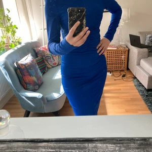 Other Stories  - Helt ny klänning från Other Stories , storlek är S men passar även M då den är stretchig.