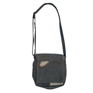 Jeans side bag  - Går att göra bandet längre ellr kortare för det som passar en 