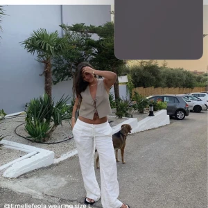 Oanvända Alobha linnebyxor - Storlek M