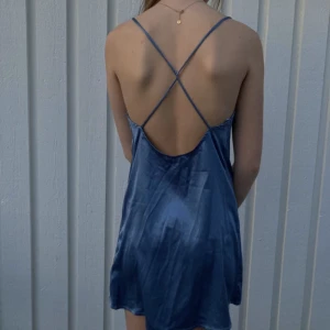 Slipdress  - Ljusblå klänning köpt på Pull&Bear i Spanien, aldrig använd💙 storlek Small