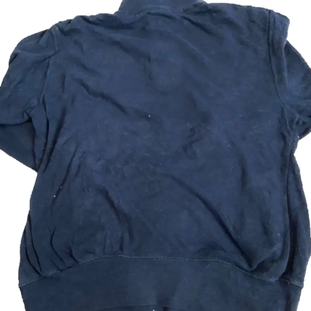 ✅ Vintage Sweatshirt                                                            ✅ Size: Medium                                                                                           ✅ Condition: 10/10 . Hoodies.