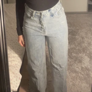 Jeans från Gina - Använda fåtal gånger då dom inte sitter så bra på mig. Stl S  Nypris 600kr