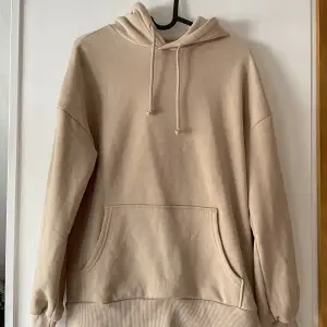 • Basic beige hoodie • Strl XS • Helt ny, aldrig använd