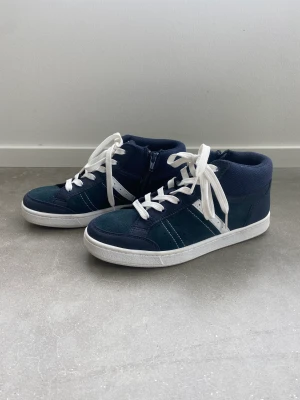 Sneakers - Sneakers i storlek 37