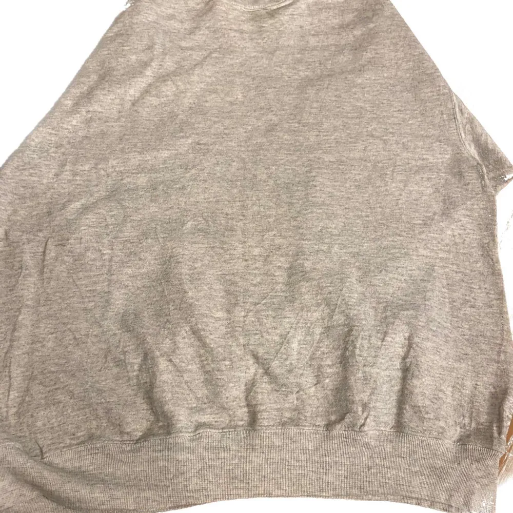 ✅ Vintage Sweatshirt                                                            ✅ Size: XL                                                                                           ✅ Condition: 10/10 . Hoodies.