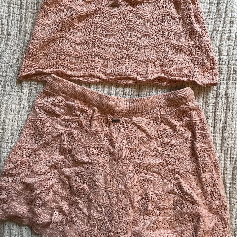 Super snyggt virkar sett i strl S från Ghanda som är nytt och aldrig använt. Det är aprikos/rosa i färgen🥰. Shorts.