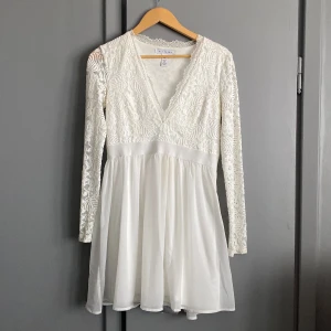 Klänning - Vid somrig klänning perfekt till studenten