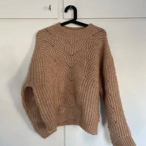 Stickad tröja - Mysig och mjuk stickad tröja! ☀️frakt tillkommer